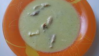 Куриный суп с карри и кабачками