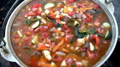 лагман на костре в казане