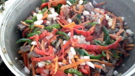 лагман на костре в казане