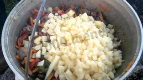 лагман на костре в казане