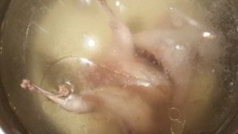 луковый суп в горшочках