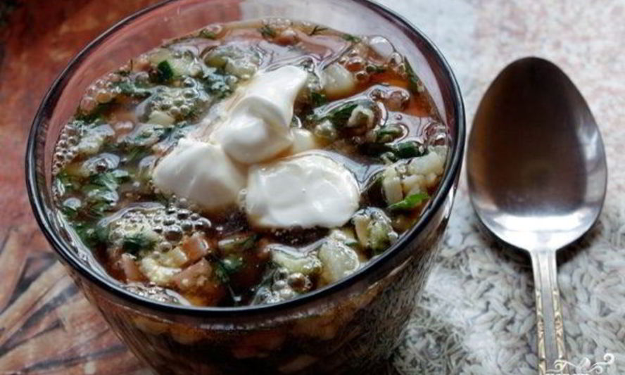 Рецепт окрошки на квасе с колбасой