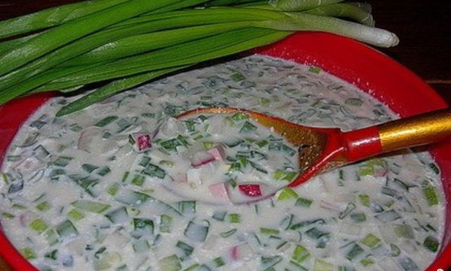 Рецепт окрошки на сыворотке с колбасой