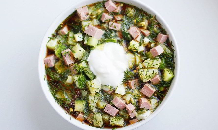 Рецепт окрошки с картофелем и колбасой