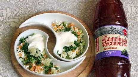 окрошка с морковной ботвой и белым квасом