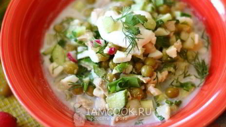 окрошка с зеленым горошком