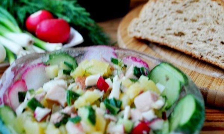 Рецепт окрошки сборной мясной в ледяной чаше