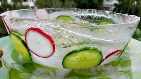 окрошка сборная мясная в ледяной чаше