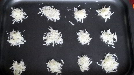 минестроне с чипсами из пармезана