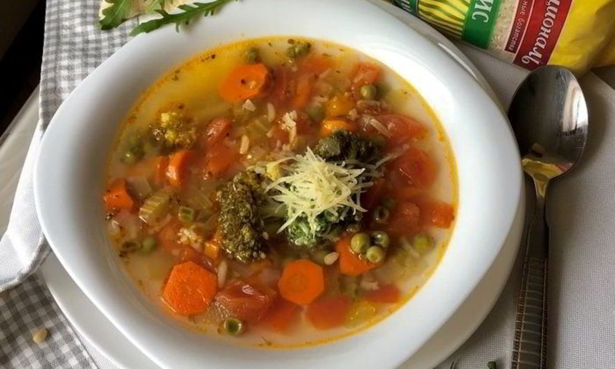 Рецепт минестроне с рисом и песто из руколы