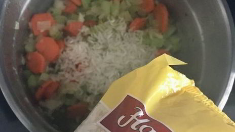 минестроне с рисом и песто из руколы