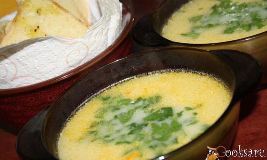 Рецепт нежного супа с курицей, сыром и овощами