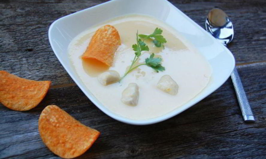 Рецепт овощного крема-супа с курицей и чипсами