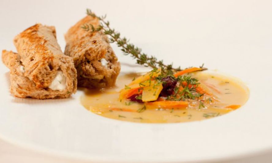 Рецепт овощного супа с хлебными рулетиками