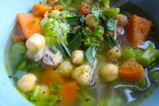 Овощной суп с нутом