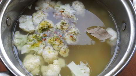 овощной суп с цветной капустой и фрикадельками