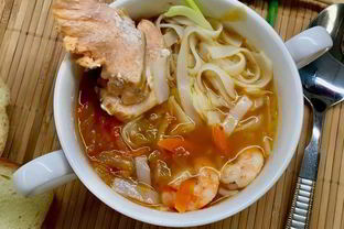 Рыбный суп-лапша с овощами