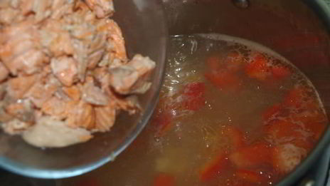 суп из форели с плавленным сыром и овощами