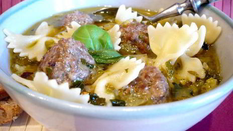 суп с овощами и фрикадельками