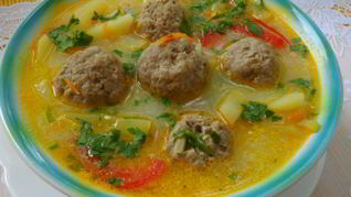 Суп с овощами и тефтелями