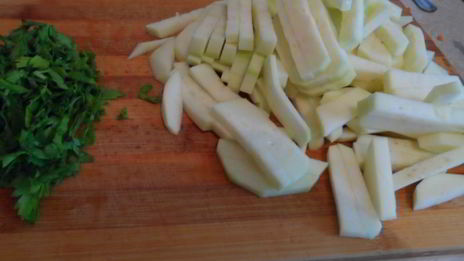 суп с овощами и тефтелями