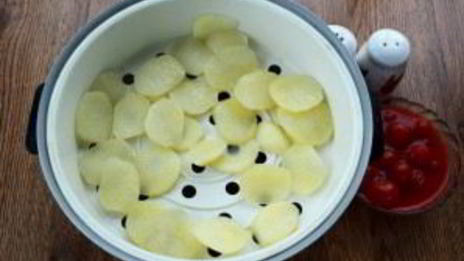 томатная похлебка с рыбой и картофелем