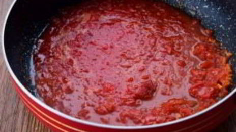 томатная похлебка с рыбой и картофелем