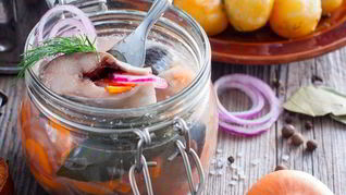 Консервы из скумбрии в соусе рассольник