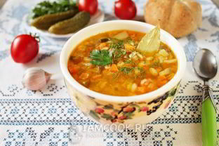 Постный рассольник с перловкой