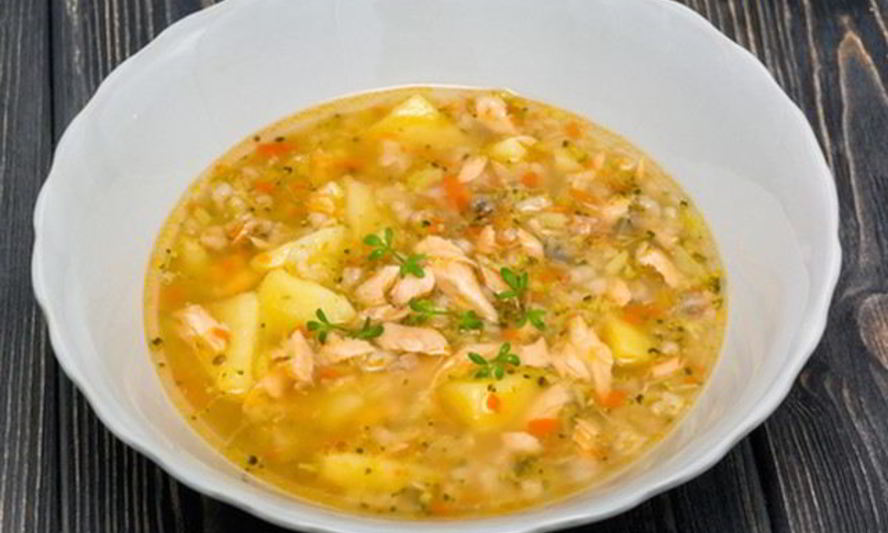 Рецепт рассольника с красной рыбой