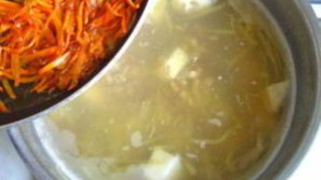 вегетарианский рассольник с перловкой