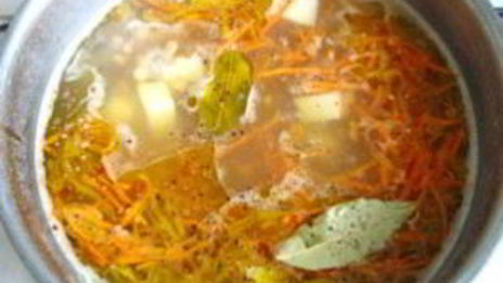 вегетарианский рассольник с перловкой