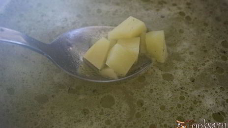 летние щи из молодой капусты со сладким перцем