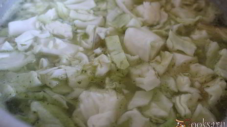 летние щи из молодой капусты со сладким перцем