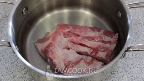 щи из кислой капусты со свининой