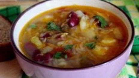 щи из квашеной капусты с фасолью
