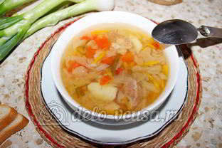 Щи из квашеной капусты в мультиварке