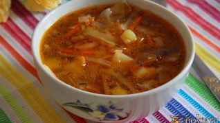 Щи из свежей капусты с баклажанами