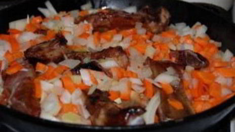 щи с копчеными ребрышками