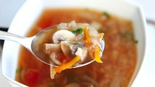 Щи с шампиньонами и мясом