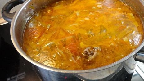 вкусные щи с курицей из свежей капусты