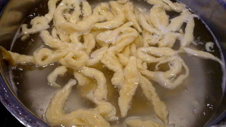 швабский суп с домашними шпецле