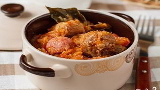 Капустная солянка с мясом