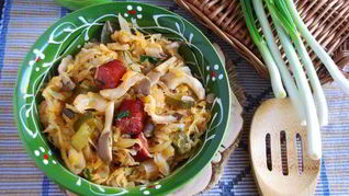 Капустная солянка с вешенками