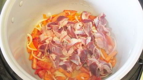 мясная солянка в мультиварке