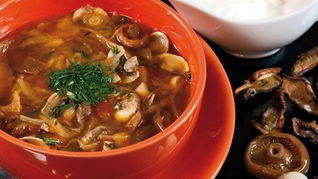 Солянка из квашеной капусты с грибами