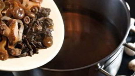 солянка из квашеной капусты с грибами