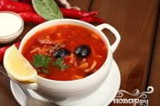 Солянка с копченой колбасой