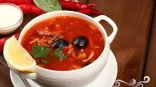 Солянка с копченой колбасой