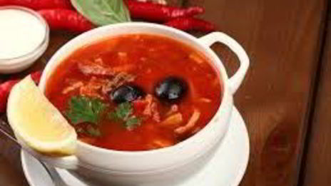солянка с копченой колбасой